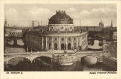 VINTAGE POSTCARD Berlin Kaiser Friedrich Museum