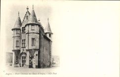 La POSTAL de la VENDIMIA encoleriza el pequeño castillo de los duques de Anjou