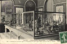 CPA Rueil Chateau de la Malmaison Surtout en vermeil offert a Napoleon 1er pour son sacre par la ville de Paris