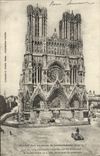 CPA Reims Dans Ses Annees De Bombardements La Cathedrale Incendiee Par Les Allemands Militaria 