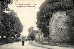 CPA Guerande Le Bas Mail les Remparts et la Tour Saint Jean