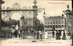 CPA Nancy Un Coin de la Place Stanislas Le Grand Hotel et l'ancien Eveche