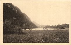 VINTAGE POSTCARD the Jura Tourist Lake of Maclus