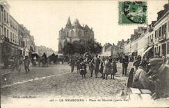 CPA Le Neubourg Place du Marche