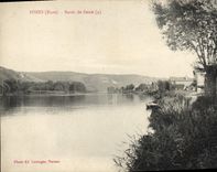 CPA Poses Bords de Seine