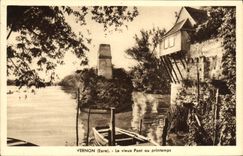 VINTAGE POSTCARD Vernon the Old Bridge in spring