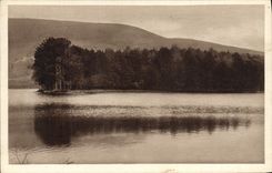 VINTAGE POSTCARD Correze Illustrated a beautiful pond with the foot of Monedieres