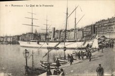 CPA Marseille Le Quai de la Fraternite Bateau