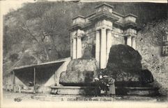 VINTAGE POSTCARD Worthy the Large Fountain Children