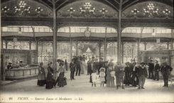 CPA Vichy Source Lucas Et Mesdames