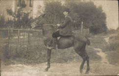 Postal photo caballo del hombre que monta