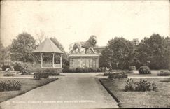 VINTAGE POSTCARD Reading Forbury Gardens And Maiwand Memorial Lion