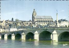 CPM Les Merveilles Du Val De Loire Blois Le Pont Sur La Loire Et La Cathedrale Saint Louis