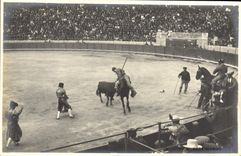 VINTAGE POSTCARD Recargando Pica