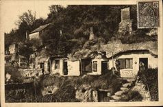 CPA La Douce France Chateaux De La Loire Les Troglodytes modernes