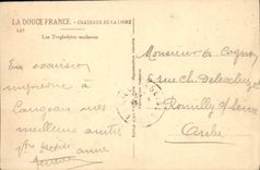 CPA La Douce France Chateaux De La Loire Les Troglodytes modernes