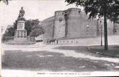 CPA Angers La Statue Du Roi Rene Et Le Chateau