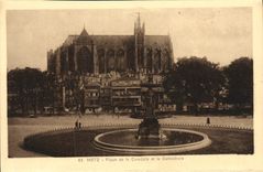 CPA Metz Place De La Comedie Et La Cathedrale
