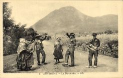 VINTAGE POSTCARD Auvergne The bourree Foklore