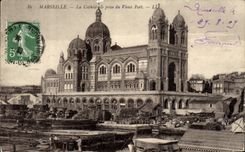 CPA Marseille La Cathedrale Prise du Vieux port