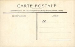 Interior chartreuse de Hrande de la POSTAL de la VENDIMIA de la corte de la entrada y del som grande