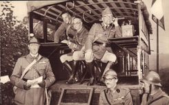 CPA Poste de Commandement aux manoeuvres Militaria