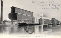VINTAGE POSTCARD Candian Pacific Railway grain elevators Fort William Have Boat