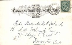 Los elevadores de grano ferroviarios pacíficos de Candian de la POSTAL de la VENDIMIA Fort Guillermo tienen barco