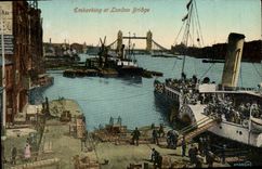 POSTAL de la VENDIMIA que se embarca en el barco del puente de Londres