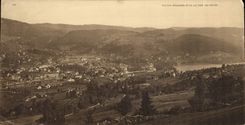 CPA Grand Format Vue sur Gerardmer et le lac pris des Xettes 28 * 14 cm