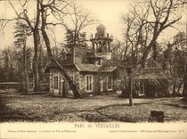 VINTAGE POSTCARD Large size Versailles Park Hamlet of Marie Antoinette dairy and the tower of Malborough 28 * 21 cm