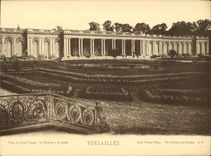 CPA Grand Format Versailles Parc Palais du Grand Trianon Le peristyle et les jardins 28 * 21 cm