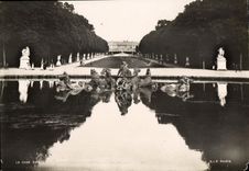 CPA Grand Format Le char embourbé Perspective du chateau Versailles 17 * 11.5cm