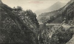 CPA Grand Format Gorges de St Sauveur et le pont Napoleon 25 * 15 cm