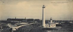 CPA Grand Format Berck Plage Le phare et l'hopital maritime 28 * 14 cm
