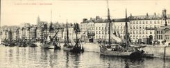 CPA Grand Format Boulogne sur Mer Quai Gambetta Bateaux Voiliers 29 * 11.5cm
