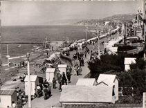 MODERN CARD Villers on Sea the Beach Towards Deauville