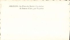 CPM Orleans La Place du Martroi La Statue de Jeanne d'Arc par Foyatier
