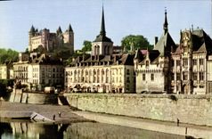 MODERN CARD Saumur the Castle and Bors of the Loire