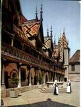 CPM Beaune Cour D'Honneur Batiment Ouest 