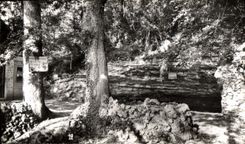 MODERN CARD Caves D' Arcy On Entered Cure Of the Caves