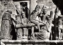 CPM Saint Thegonnec Le Calvaire Le Portement De Croix