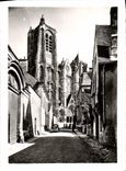 POSTAL MODERNA Bourges la catedral St. Etienne vista de la calle lleva amarillo