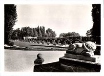 POSTAL MODERNA jardín de Bourges de Fichaux cercano