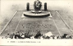 POSTAL París de la VENDIMIA la losa del soldado desconocido de Militaria