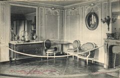 VINTAGE POSTCARD Parc of Versailles the Castle Small Trianon the room has to sleep