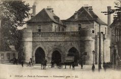 VINTAGE POSTCARD Douai Carries Valencians
