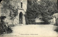 VINTAGE POSTCARD Castle of Dourdan Entered of the Keep