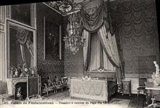 VINTAGE POSTCARD Palate De Fontainebleau Room To be slept Of the Black and white Pope VII