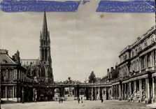 CPM Nancy Place De la Carriere Palais Du Gouvernement Colonnade Et Eglise Saint Epvre